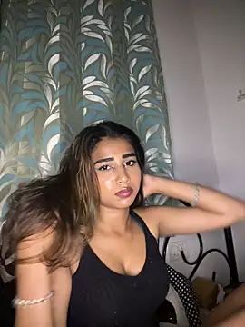 Snapshot of STRIP_GLOW chatting on 03.01.26 STRIP GLOW online show from 03.01.26