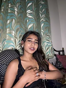 Snapshot of STRIP_GLOW chatting on 03.07.26 STRIP GLOW online show from 03.07.26