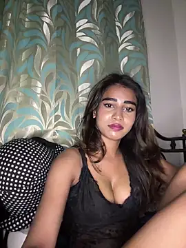 Snapshot of STRIP_GLOW chatting on 03.07.26 STRIP GLOW online show from 03.07.26