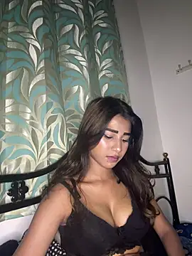 Snapshot of STRIP_GLOW chatting on 03.08.26 STRIP GLOW online show from 03.08.26