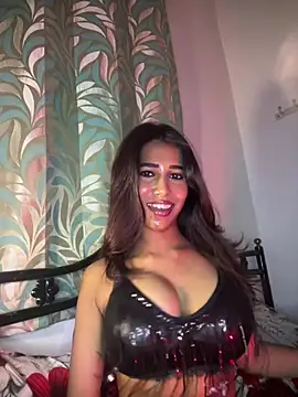 Snapshot of STRIP_GLOW chatting on 04.02.26 STRIP GLOW online show from 04.02.26