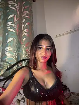 Snapshot of STRIP_GLOW chatting on 04.05.26 STRIP GLOW online show from 04.05.26