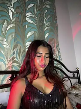 Snapshot of STRIP_GLOW chatting on 04.08.26 STRIP GLOW online show from 04.08.26