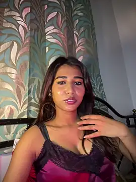 Snapshot of STRIP_GLOW chatting on 04.09.26 STRIP GLOW online show from 04.09.26