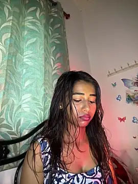 Snapshot of STRIP_GLOW chatting on 04.10.26 STRIP GLOW online show from 04.10.26