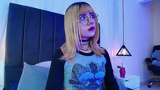 IvyBelle  online show from 09.15.25