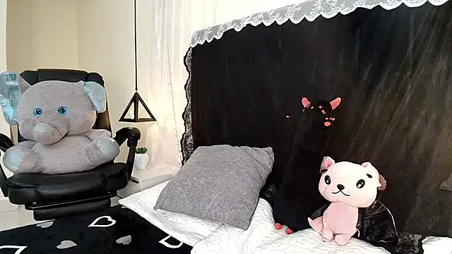 Snapshot of IvyBelle_ chatting on 03.20.26 IvyBelle online show from 03.20.26