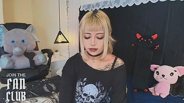 Snapshot of IvyBelle_ chatting on 05.26.26 IvyBelle online show from 05.26.26