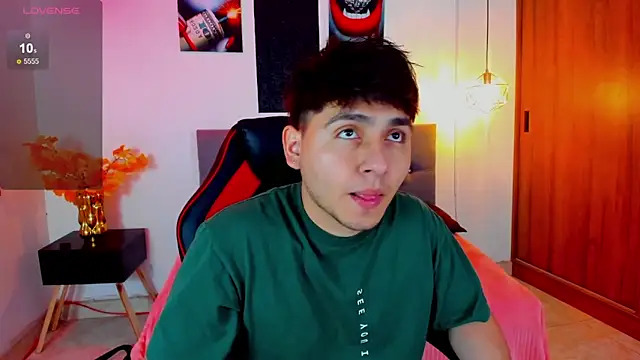 Snapshot of Nicolas_James_Sc chatting on 02.19.26 Nicolas James Sc online show from 02.19.26