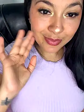 latina curvy22 online show from 09.13.25