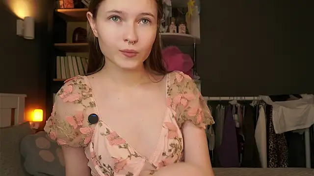 LynHillaire online show from 02.01.26