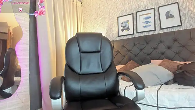 Snapshot of sophie__blare chatting on 09.27.25 sophie  blare online show from 09.27.25