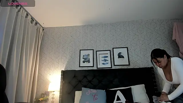 Snapshot of sophie__blare chatting on 04.29.26 sophie blare online show from 04.29.26