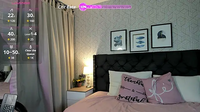 Snapshot of sophie__blare chatting on 04.30.26 sophie blare online show from 04.30.26