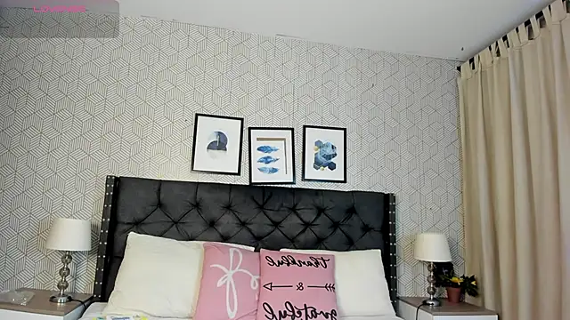 Snapshot of sophie__blare chatting on 05.19.26 sophie blare online show from 05.19.26