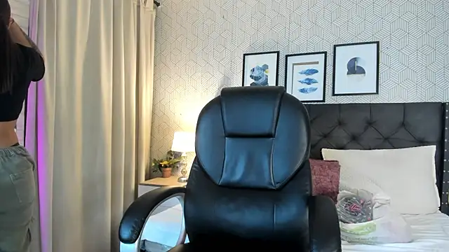 Snapshot of sophie__blare chatting on 06.01.26 sophie blare online show from 06.01.26