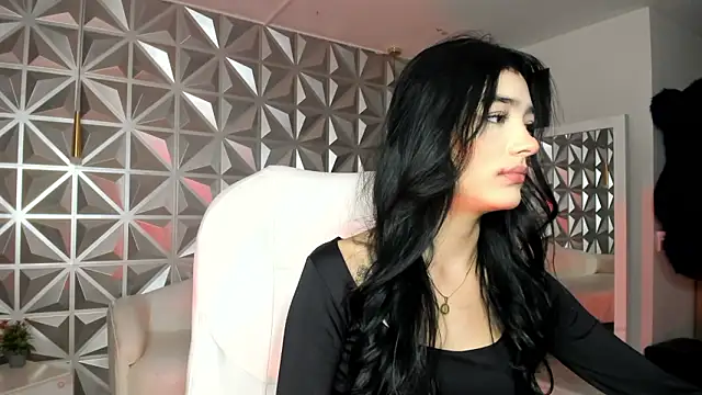 zoerouse  online show from 01.14.26