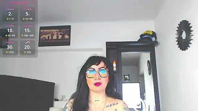 Snapshot of Vicky_hotmilf chatting on 02.17.26 Vicky hotmilf online show from 02.17.26