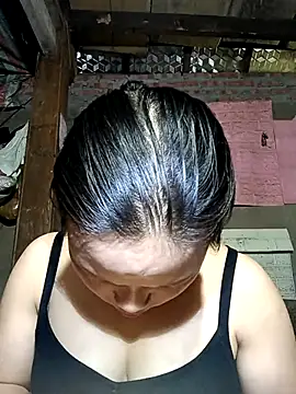 Snapshot of KumChyn chatting on 09.15.25 KumChyn online show from 09.15.25