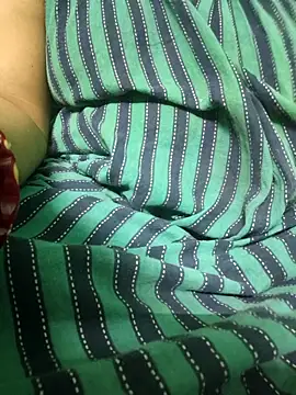 Snapshot of desi_boudi87 chatting on 04.22.26 desi boudi87 online show from 04.22.26