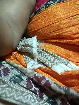 Snapshot of desi_boudi87 chatting on 05.20.26 desi boudi87 online show from 05.20.26