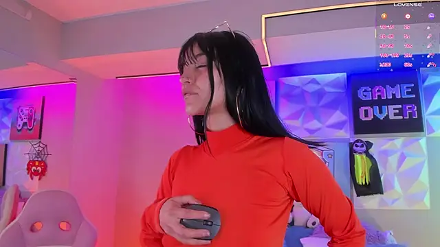 LindaWz  online show from 10.29.25