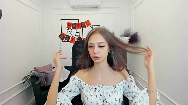 EmilyGraydis online show from 10.21.25