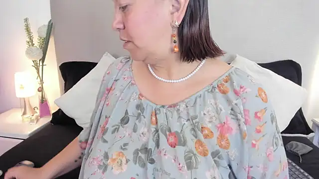 Angel Velvet online show from 03.31.26