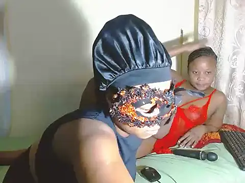 JuicyMellow21 online show from 09.09.25