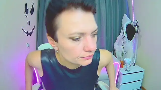 AvaSaturnian online show from 11.06.25