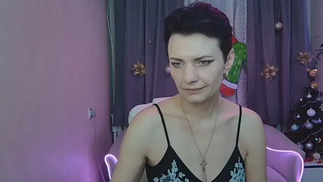 AvaSaturnian online show from 12.20.25