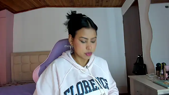 Michluxe 69 online show from 07.28.26
