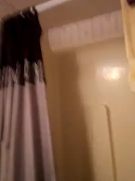 Snapshot of moneybaggtj chatting on 11.29.25 moneybaggtj online show from 11.29.25