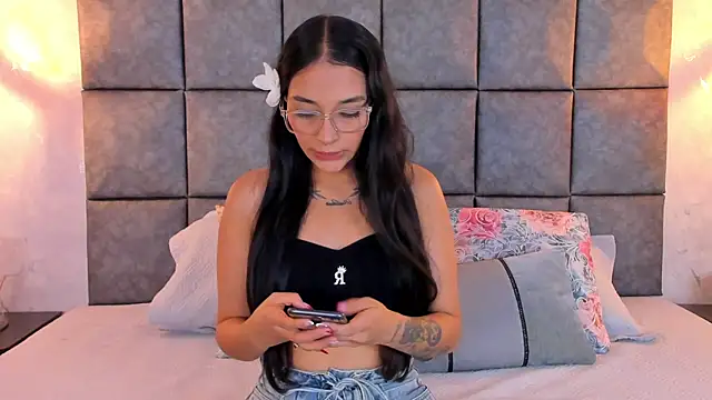 Snapshot of Roseaurora chatting on 07.06.26 Roseaurora online show from 07.06.26