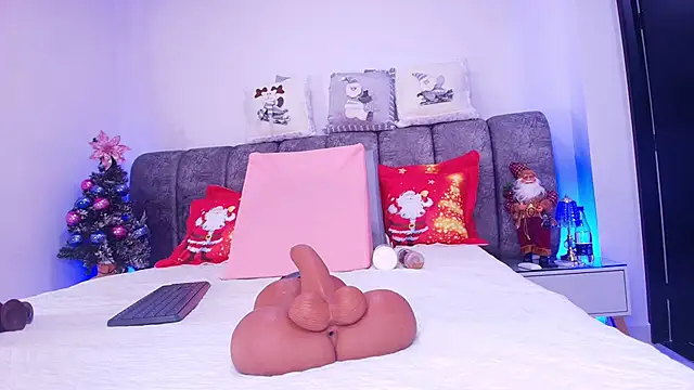 Snapshot of sweegirl69 chatting on 12.17.25 sweegirl69 online show from 12.17.25