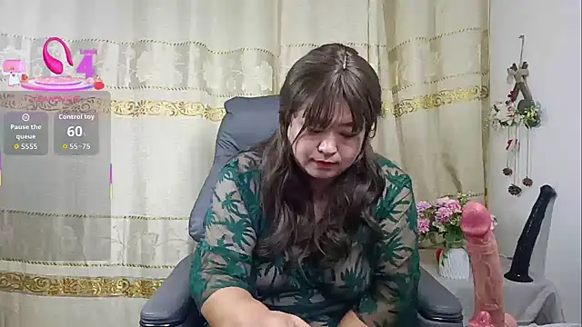 Snapshot of icewoman888 chatting on 10.21.25 icewoman888 online show from 10.21.25