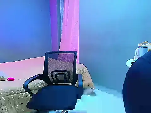 Snapshot of sophiejuicy_ chatting on 09.28.25 sophiejuicy online show from 09.28.25