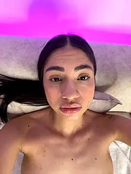 Snapshot of alannasexy__ chatting on 11.04.25 alannasexy online show from 11.04.25