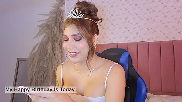 Snapshot of dahiana_marin chatting on 09.19.25 dahiana marin online show from 09.19.25