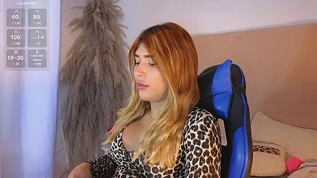 Snapshot of dahiana_marin chatting on 11.25.25 dahiana marin online show from 11.25.25