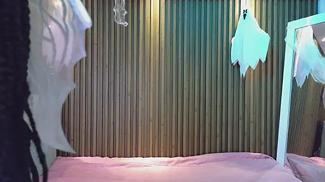 AlanaWalker9 online show from 10.31.25