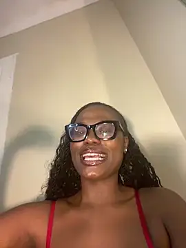 Moonzy77 online show from 10.18.25