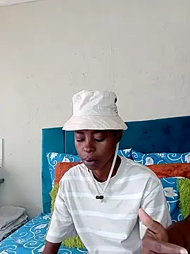 Snapshot of SweetSlenderChoc chatting on 05.14.26 SweetSlenderChoc online show from 05.14.26