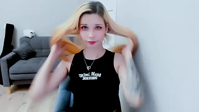 Kitten Alissa online show from 09.14.25