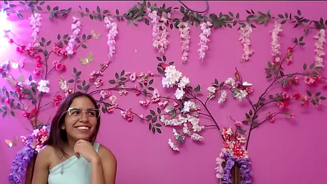 skinnysofia18 online show from 12.03.25