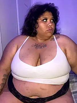 BlaxicanaMami online show from 11.14.25