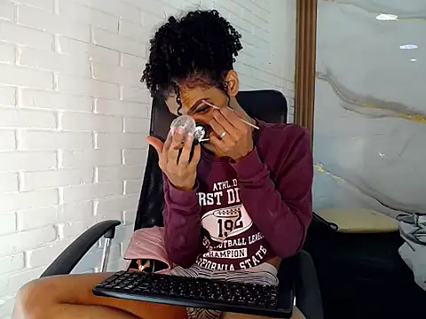 Penelopee Rouse online show from 09.25.25