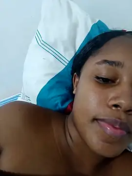 Snapshot of MoniqueMulberry chatting on 10.06.25 MoniqueMulberry online show from 10.06.25