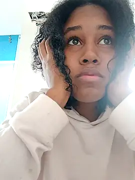 Snapshot of MoniqueMulberry chatting on 10.08.25 MoniqueMulberry online show from 10.08.25