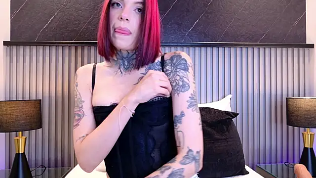 Snapshot of Meganreed_ chatting on 05.19.26 Meganreed online show from 05.19.26